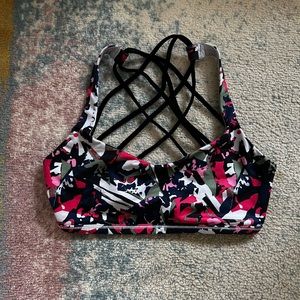 lululemon free to be wild bra size 4